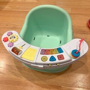 Infantino Green and White Activity Seat